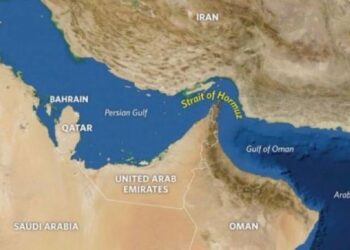 Iranul închide Strâmtoarea Ormuz și amenință navele care o traversează