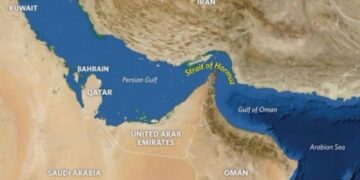 Iranul închide Strâmtoarea Ormuz și amenință navele care o traversează