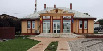 O comună din România a ajuns la licitație: datorii de 1,2 milioane de euro. Terenuri, utilaje și clădiri scoase la vânzare