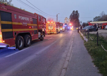 Incendiu în Constanța: 160 de oameni evacuați