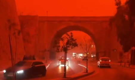 Furtună de nisip în Grecia: zboruri deviate și haos în transporturi