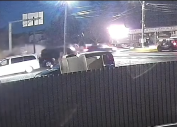 Șofer fără permis s-a răsturnat cu mașina la Rădăuți