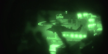 SUA capturează o navă iraniană în Golful Oman. Operațiune spectaculoasă cu intervenție militară directă