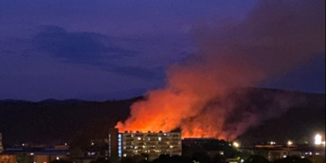 Incendiu puternic pe platforma combinatului din Hunedoara