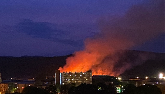 Incendiu puternic pe platforma combinatului din Hunedoara