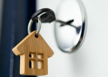 Românii evită să declare veniturile din chirii după creșterea taxelor: scade numărul contractelor înregistrate