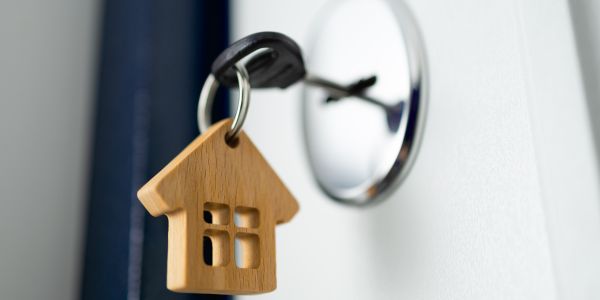 Românii evită să declare veniturile din chirii după creșterea taxelor: scade numărul contractelor înregistrate