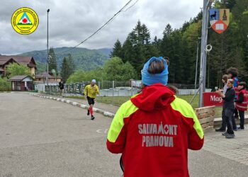 Doi turiști au căzut într-o râpă în Munții Caraiman