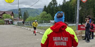 Doi turiști au căzut într-o râpă în Munții Caraiman