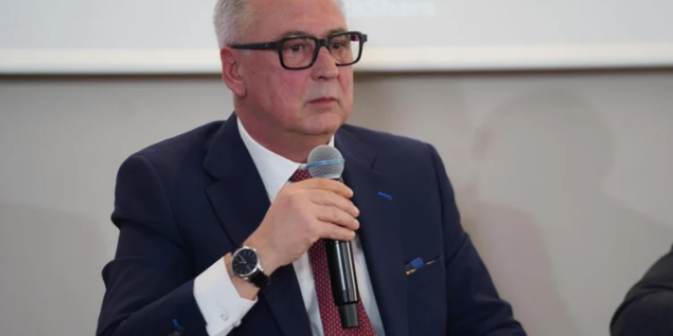 Șeful Autorității Vamale Române, Mihai Savin, reținut într-un dosar penal