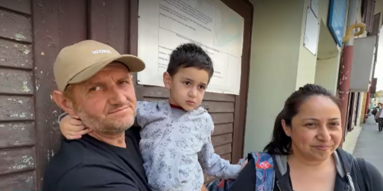 Alex, băiețelul găsit după 43 de ore în pădure, a fost externat. Prima dorință a copilului după ieșirea din spital