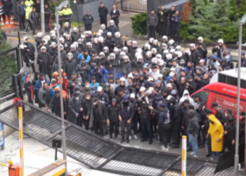 Violențe la Ankara după ce poliția a luat cu asalt sediul principalului partid de opoziție din Turcia