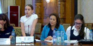 „Nu îmi doresc să mi se spună că sunt zero”. Discursul unei eleve de clasa a V-a l-a emoționat pe ministrul Educației