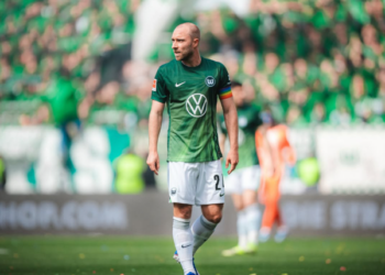 Christian Eriksen s-a prăbușit din nou pe teren în meciul cu Ucraina