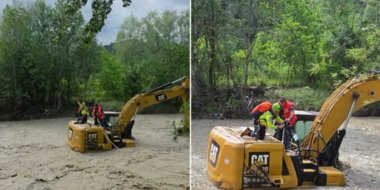 Bărbat surprins de o viitură pe un excavator, salvat cu elicopterul SMURD în Dâmbovița