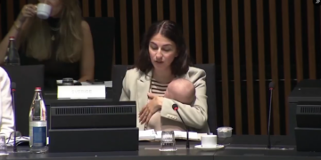 Un bebeluș de trei luni a participat la reuniunea miniștrilor europeni