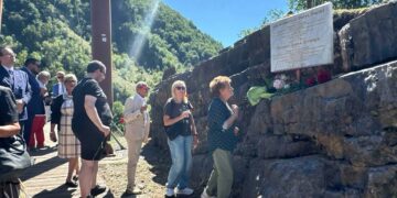 Placă în memoria Daryei Dughina, dezvelită într-o localitate din Italia. Ambasadorul Rusiei a participat la ceremonie