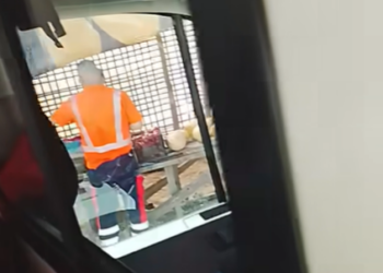 Ambulanță oprită pentru cumpărături în timpul transportului unui copil bolnav