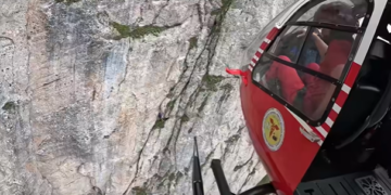 Doi alpiniști germani, recuperați cu elicopterul de pe Valea Albă