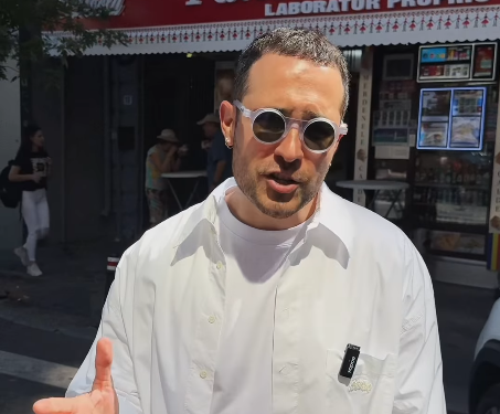 „Je suis merdenea”. Val de ironii după ce Edmond Niculușcă a atacat clienții unei patiserii din Piața Amzei