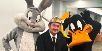 Eric Bauza, vocea lui Bugs Bunny și Daffy Duck, a murit la 46 de ani. Actorul canadian a câștigat trei premii Emmy