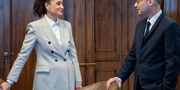 „Ministră” sau „ministru”? Ioana Ciocan a cerut un punct de vedere Institutului de Lingvistică