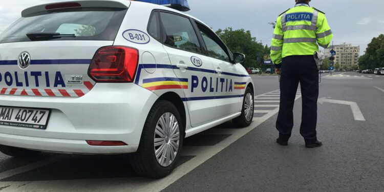 Doi șoferi din Arad au reclamat furtul mașinilor, dar uitaseră unde le-au parcat